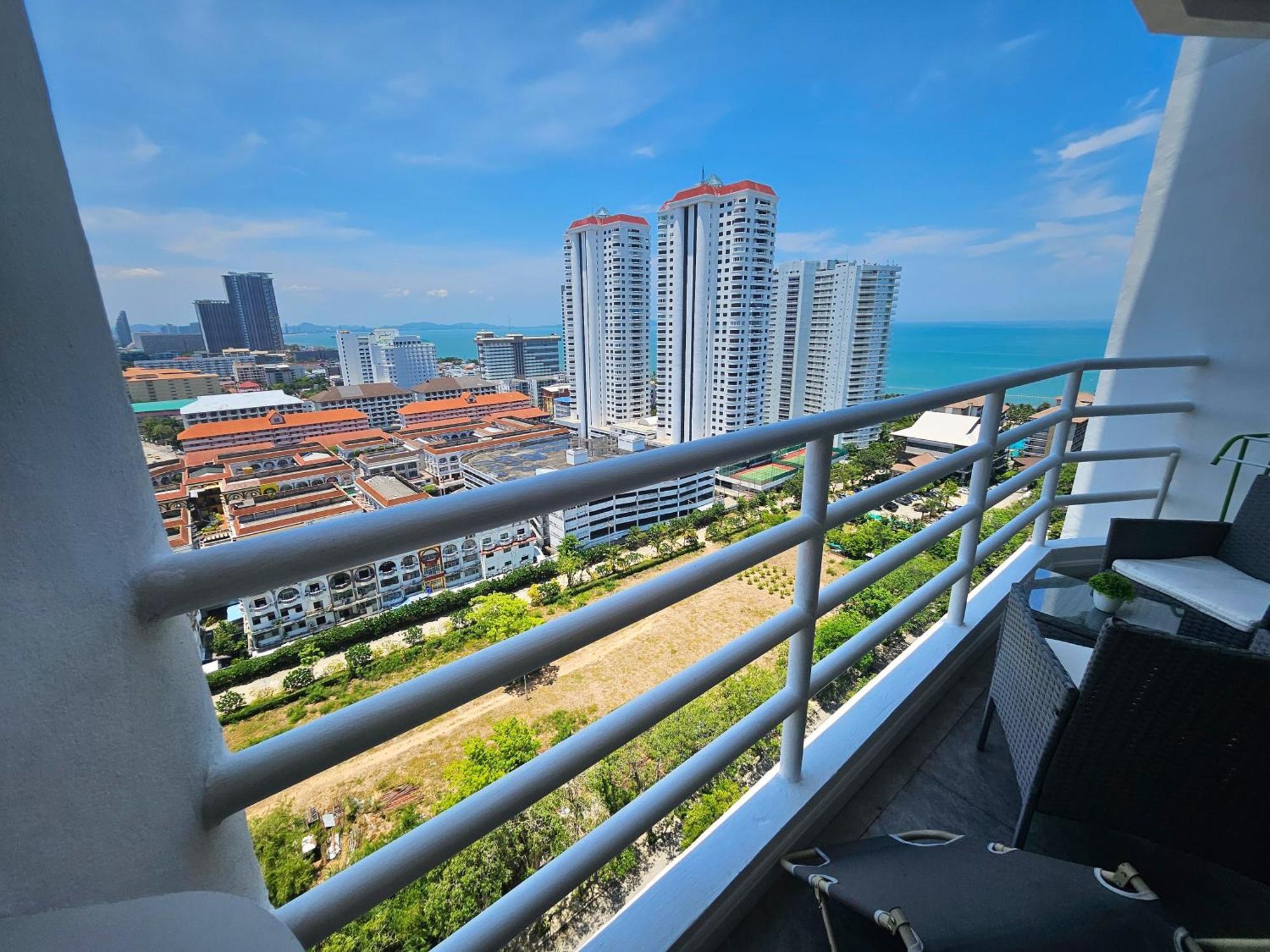 View Talay 5 Jomtien Beachfront Pattaya Buitenkant foto